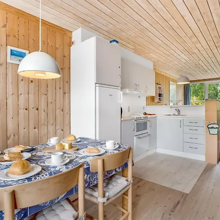 Hira - 300m From The Sea By Interhome Nyaraló *