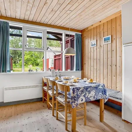 Hira - 300m From The Sea By Interhome Bøtø By