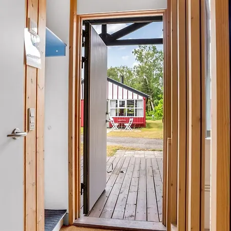 Hira - 300m From The Sea By Interhome Bøtø By